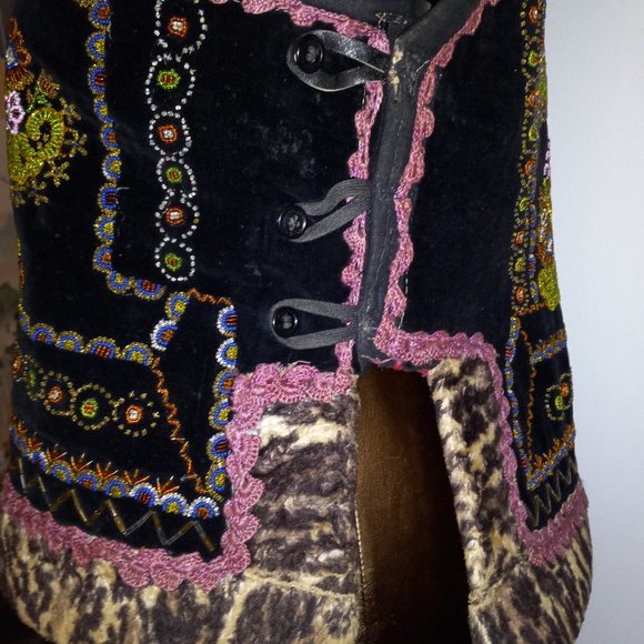 Antique Vintage Beaded Hungarian Vest, textile, garment, cultural art - Picture 15 of 16